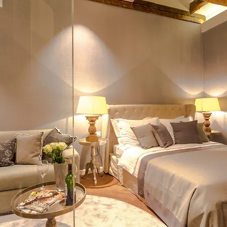 招待所 普罗库拉特7号豪华客房旅馆 4*