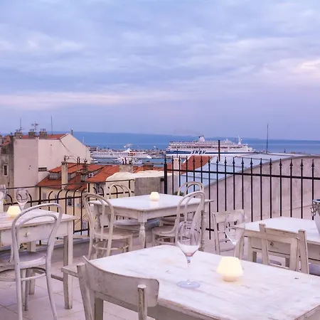 בית הארחה Procurator 7 Luxury 4*