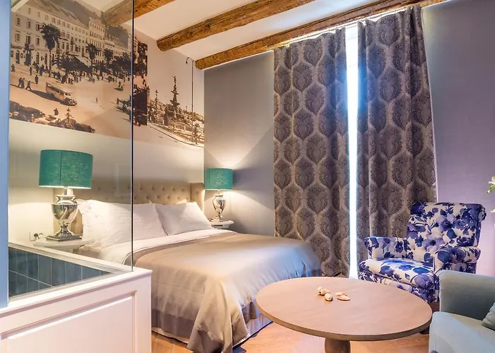 Procurator 7 Luxury Guest house