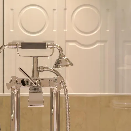 Πανσιόν Procurator 7 Luxury 4*