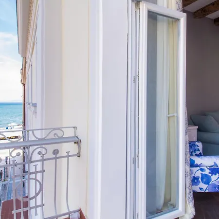 Procurator 7 Luxury Guest house